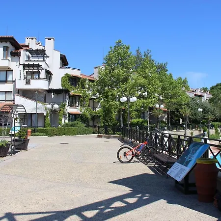 Uli Apart - Oasis Resort & Spa Lozenets